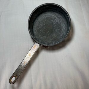 Commercial Aluminum Cookware Pot Heavy Duty 1  1/2 Quart   Number 8701  1/2